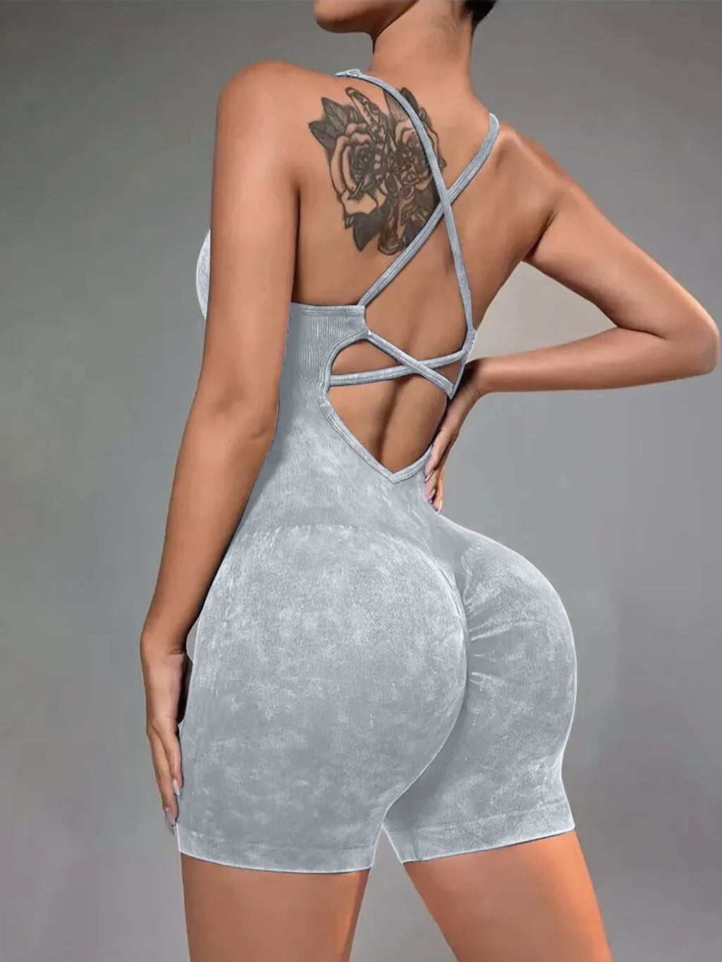 Jumpsuit Deportivo Titan Fit para Mujer — Diseño Sin Costuras, Espalda Cruzada y Ajuste Favorecedor