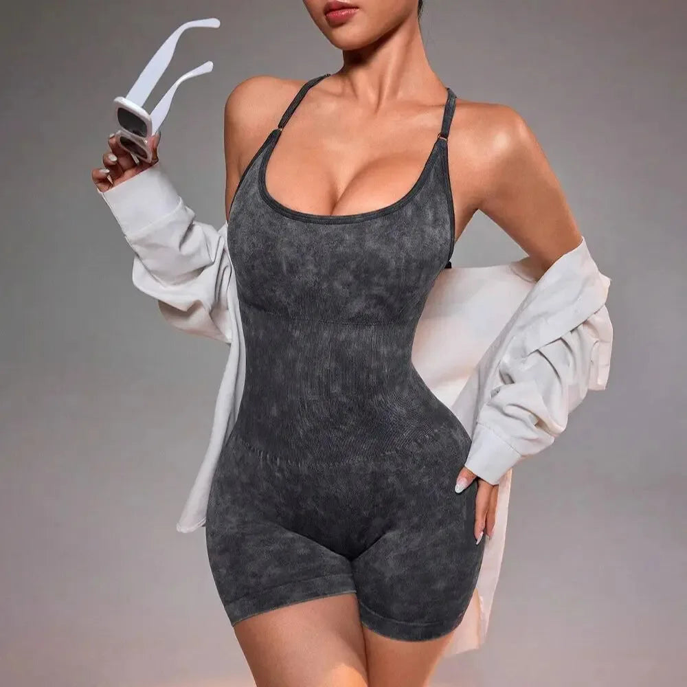 Jumpsuit Deportivo Titan Fit para Mujer — Diseño Sin Costuras, Espalda Cruzada y Ajuste Favorecedor