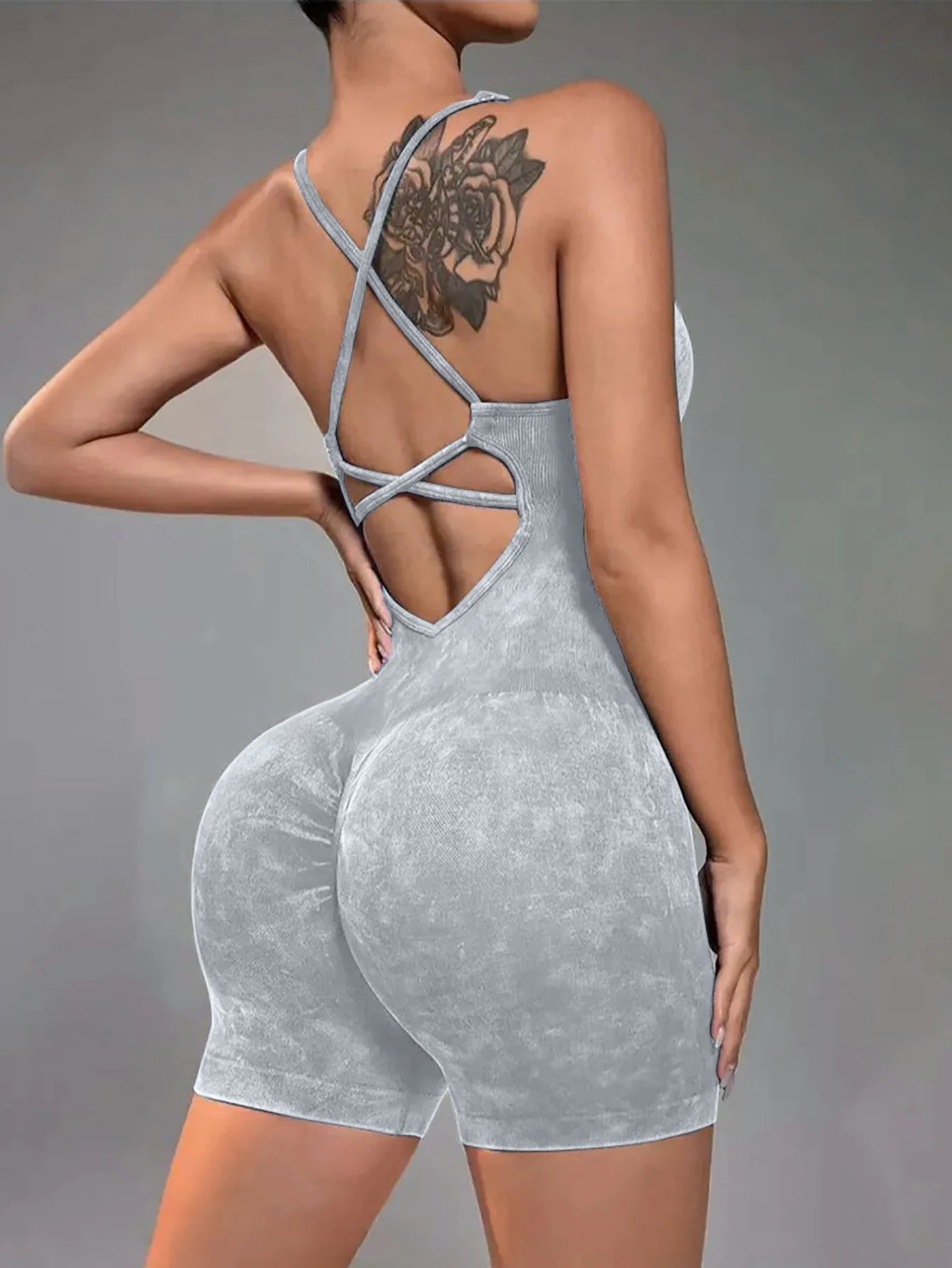 Jumpsuit Deportivo Titan Fit para Mujer — Diseño Sin Costuras, Espalda Cruzada y Ajuste Favorecedor