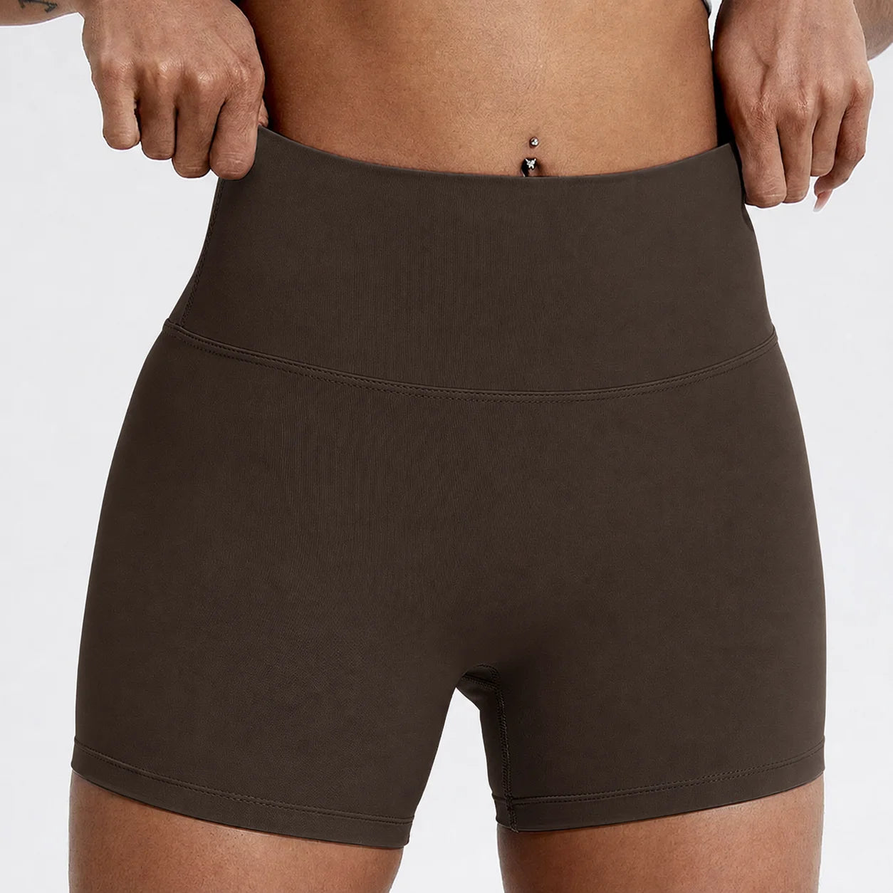 Short Deportivo de Mujer Titan Fit — Tiro Alto, Ajuste Favorecedor y Libertad de Movimiento