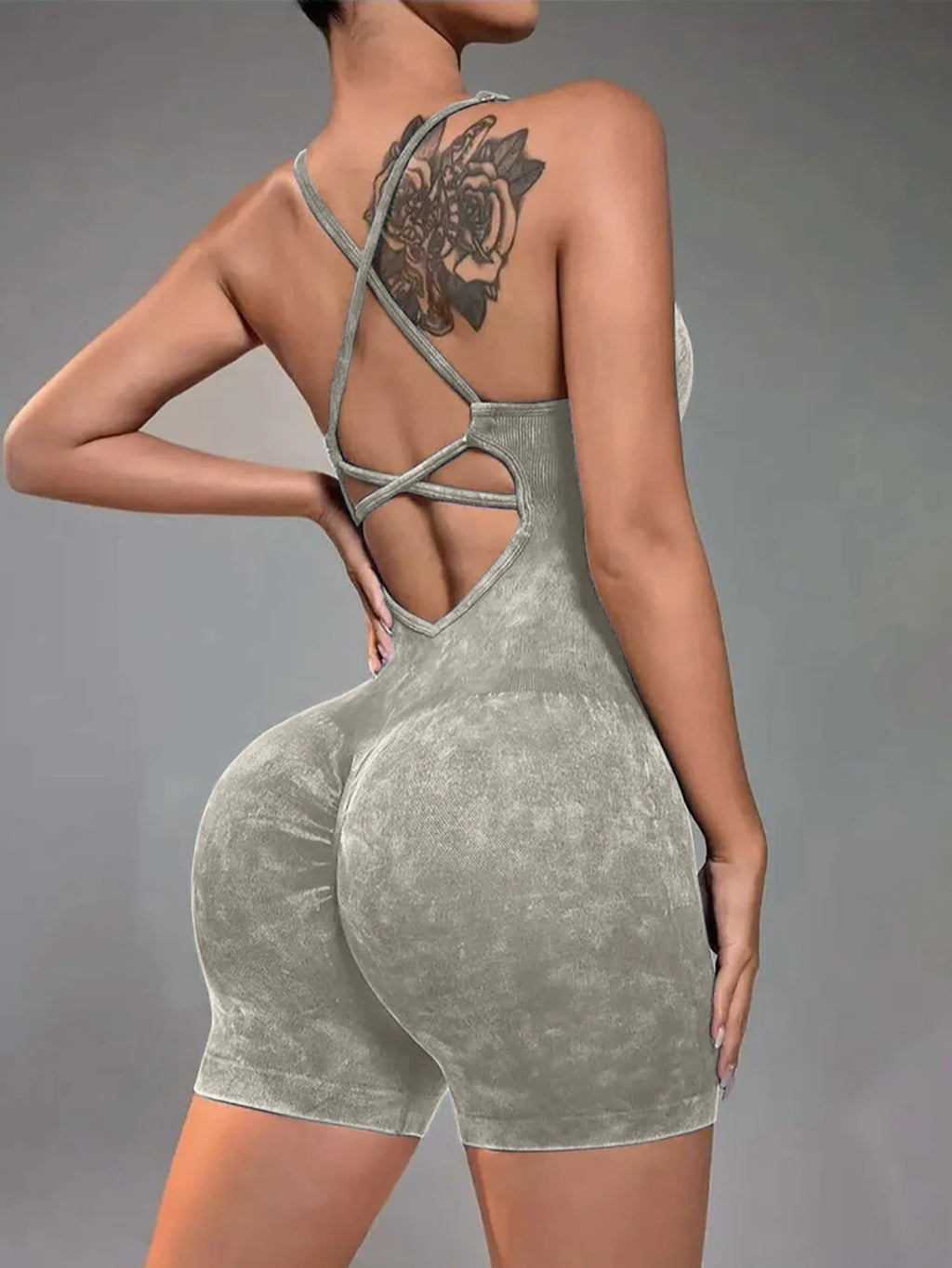 Jumpsuit Deportivo Titan Fit para Mujer — Diseño Sin Costuras, Espalda Cruzada y Ajuste Favorecedor