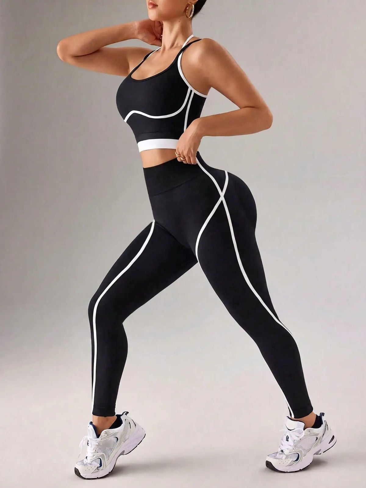 Conjunto Deportivo Titan Fit para Mujer — Top de Soporte y Leggings de Tiro Alto