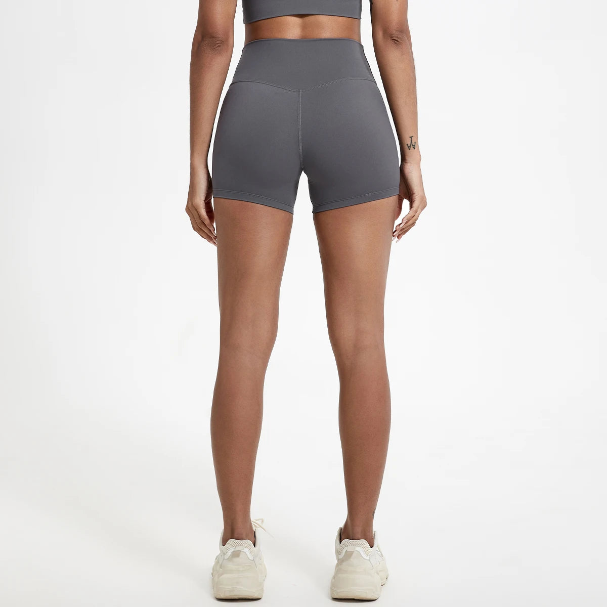 Short Deportivo de Mujer Titan Fit — Tiro Alto, Ajuste Favorecedor y Libertad de Movimiento