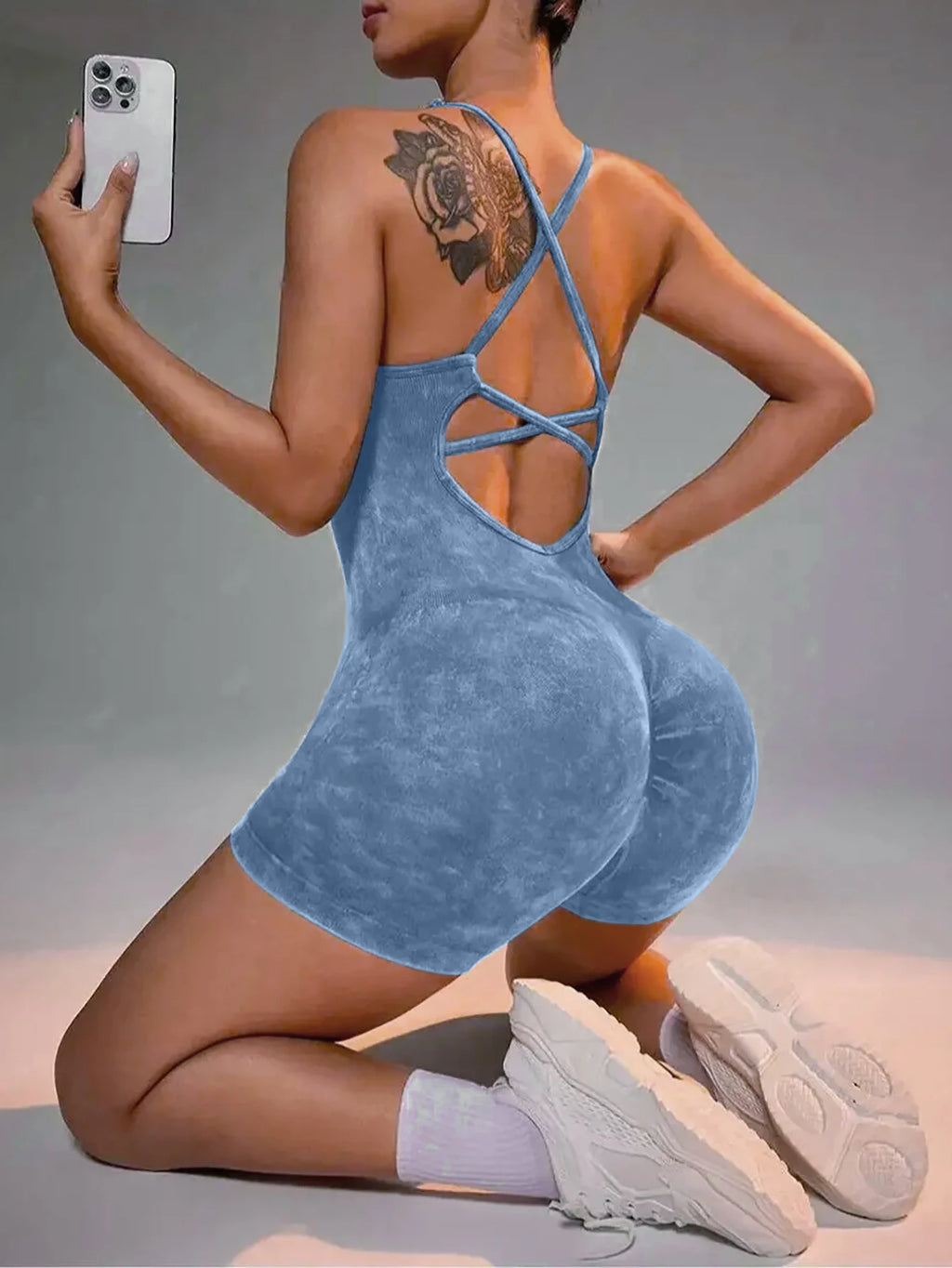 Jumpsuit Deportivo Titan Fit para Mujer — Diseño Sin Costuras, Espalda Cruzada y Ajuste Favorecedor