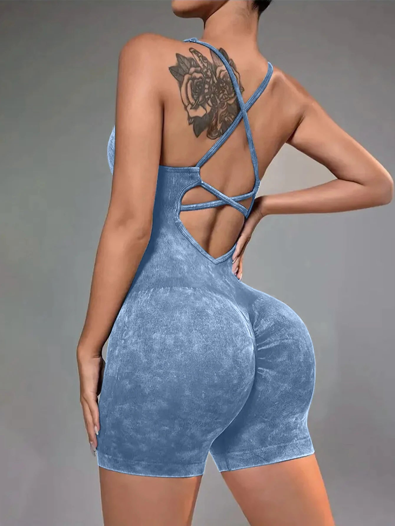 Jumpsuit Deportivo Titan Fit para Mujer — Diseño Sin Costuras, Espalda Cruzada y Ajuste Favorecedor