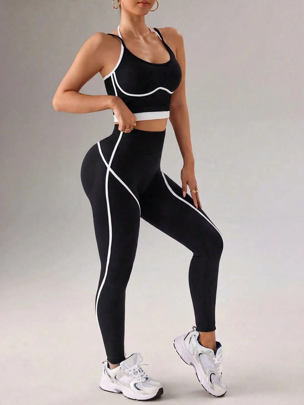 Conjunto Deportivo Titan Fit para Mujer — Top de Soporte y Leggings de Tiro Alto