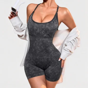 Jumpsuit Deportivo Titan Fit para Mujer — Diseño Sin Costuras, Espalda Cruzada y Ajuste Favorecedor